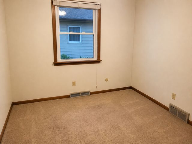 435 33rd Avenue, East Moline, IL 61244