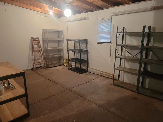 435 33rd Avenue, East Moline, IL 61244