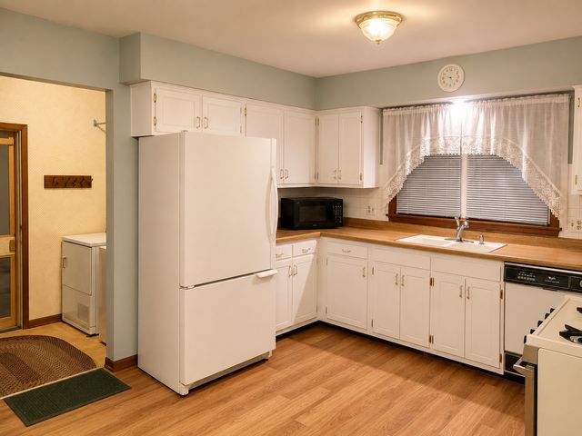 435 33rd Avenue, East Moline, IL 61244
