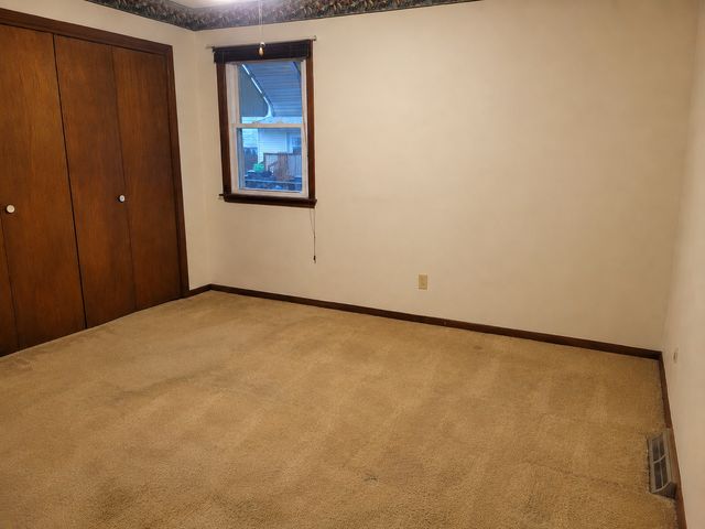 435 33rd Avenue, East Moline, IL 61244