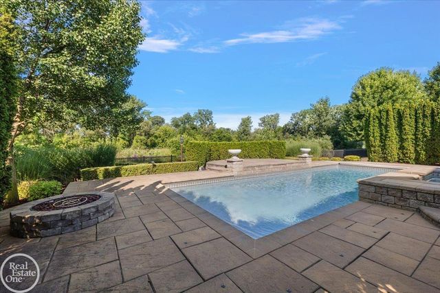 45455 Shoal Drive, Macomb Twp, MI 48044