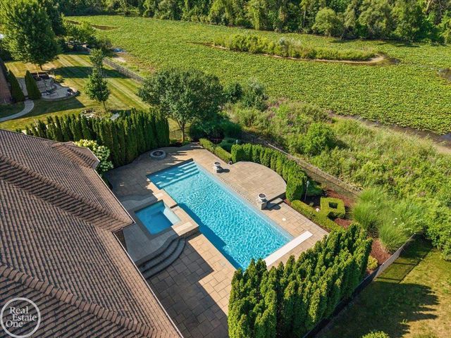 45455 Shoal Drive, Macomb Twp, MI 48044