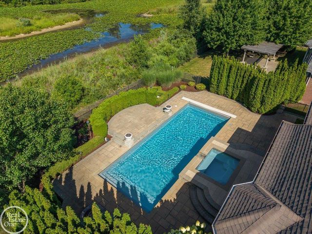 45455 Shoal Drive, Macomb Twp, MI 48044