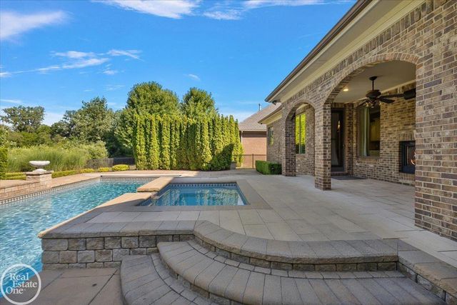45455 Shoal Drive, Macomb Twp, MI 48044