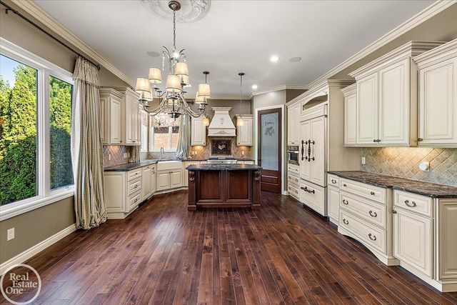 45455 Shoal Drive, Macomb Twp, MI 48044