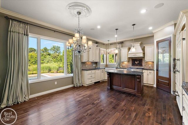 45455 Shoal Drive, Macomb Twp, MI 48044