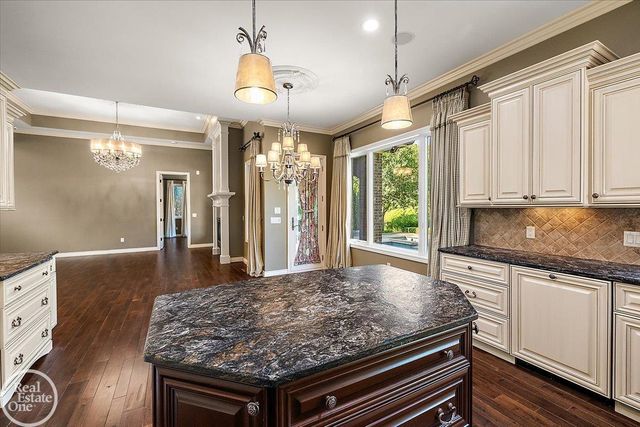 45455 Shoal Drive, Macomb Twp, MI 48044