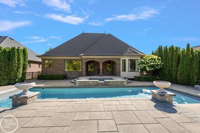 45455 Shoal Drive, Macomb Twp, MI 48044