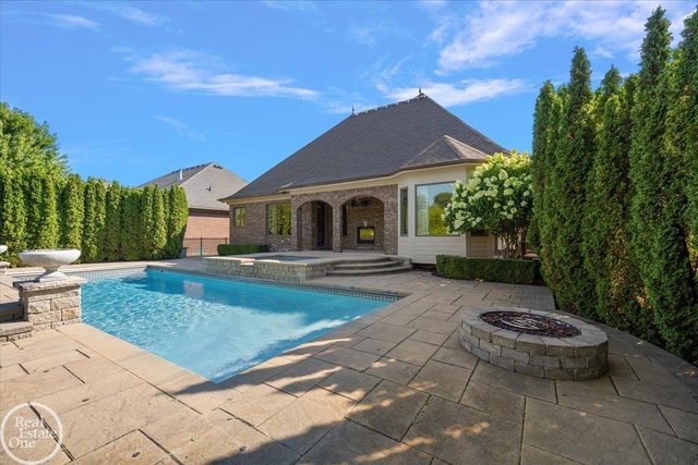 45455 Shoal Drive, Macomb Twp, MI 48044