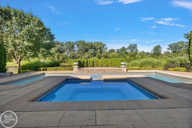 45455 Shoal Drive, Macomb Twp, MI 48044