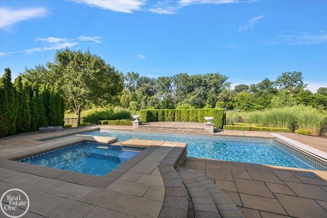 45455 Shoal Drive, Macomb Twp, MI 48044