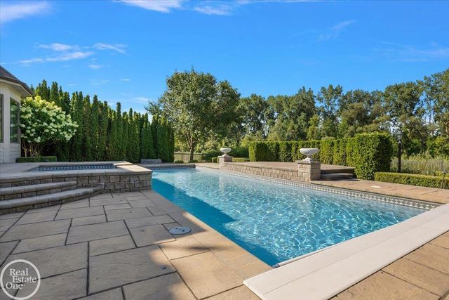 45455 Shoal Drive, Macomb Twp, MI 48044