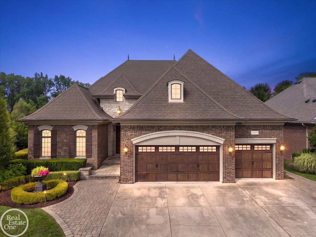 45455 Shoal Drive, Macomb Twp, MI 48044