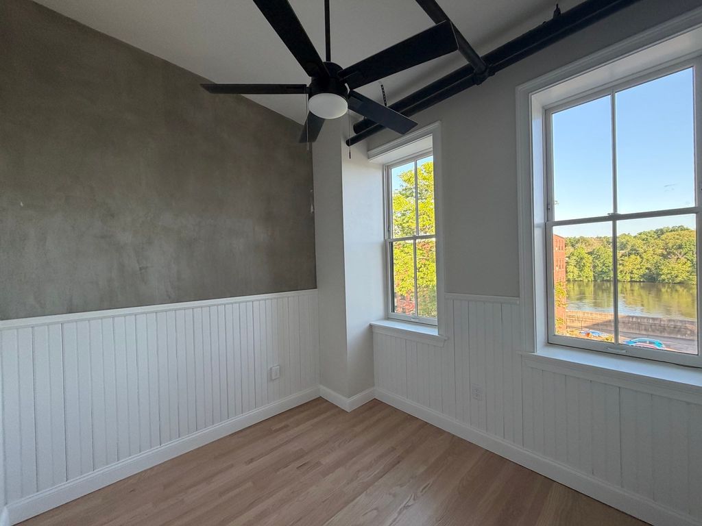 38-42 Washington 303, Haverhill, MA 01832