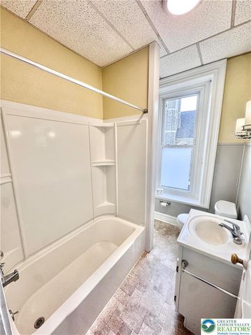 449 Chestnut Street 2, Emmaus Boro, PA 18049