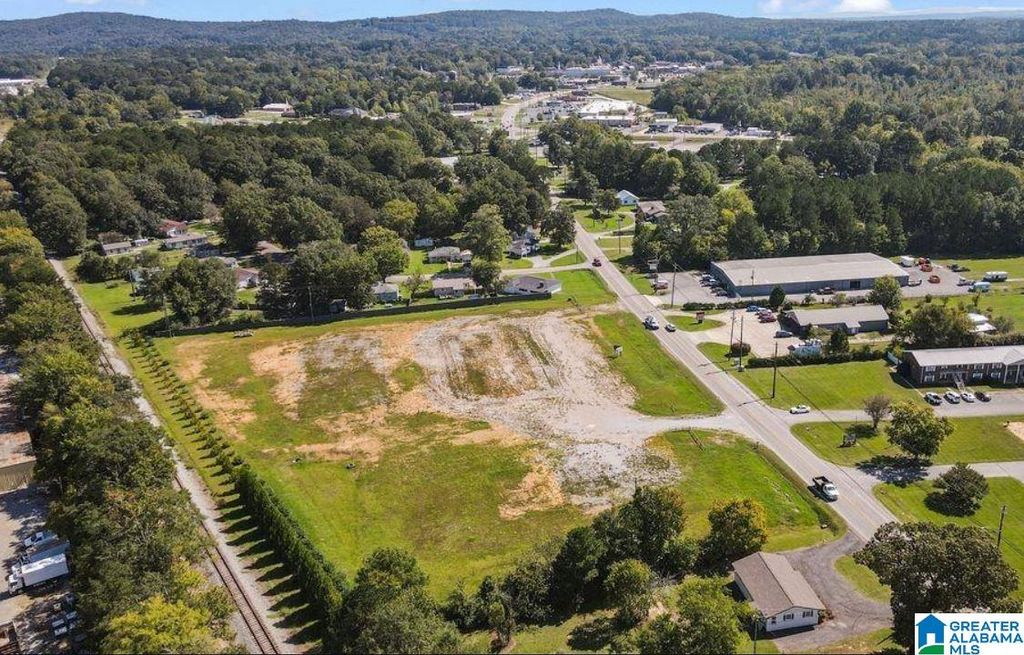 400 W COLLEGE STREET, Columbiana, AL 35051