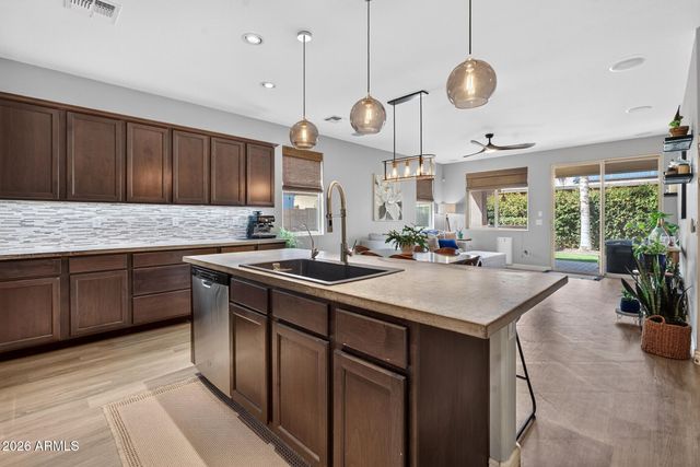 2042 E FLINTLOCK Drive, Gilbert, AZ 85298
