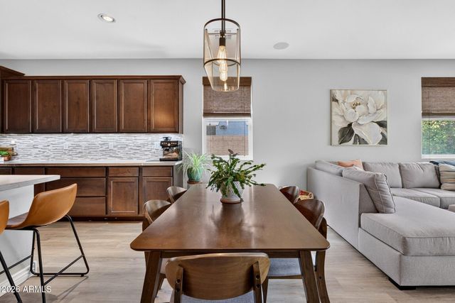2042 E FLINTLOCK Drive, Gilbert, AZ 85298