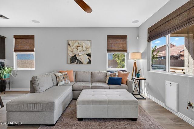 2042 E FLINTLOCK Drive, Gilbert, AZ 85298