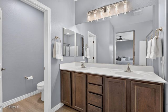 2042 E FLINTLOCK Drive, Gilbert, AZ 85298
