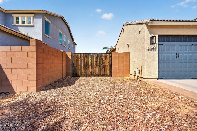 2042 E FLINTLOCK Drive, Gilbert, AZ 85298