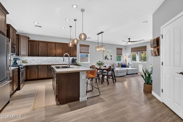 2042 E FLINTLOCK Drive, Gilbert, AZ 85298