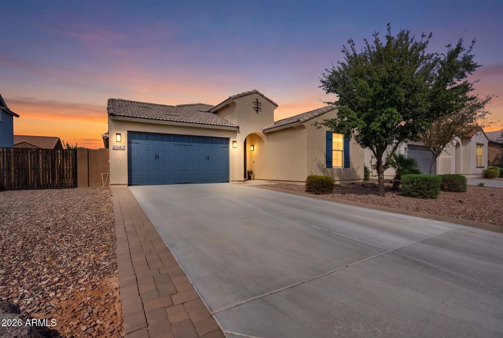 2042 E FLINTLOCK Drive, Gilbert, AZ 85298 — exterior