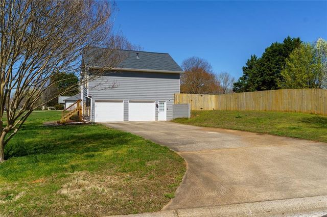 8015 Estee Drive, Cumming, GA 30028