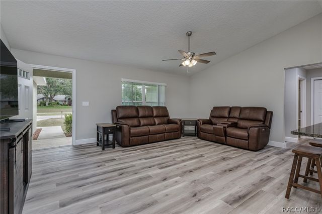 2546 W Pine Ridge Boulevard, Beverly Hills, FL 34465