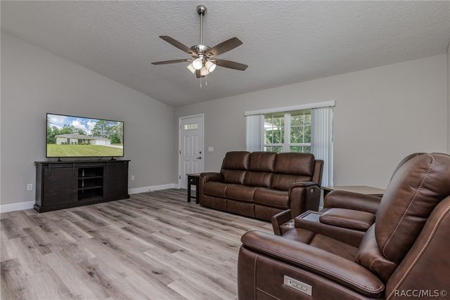 2546 W Pine Ridge Boulevard, Beverly Hills, FL 34465