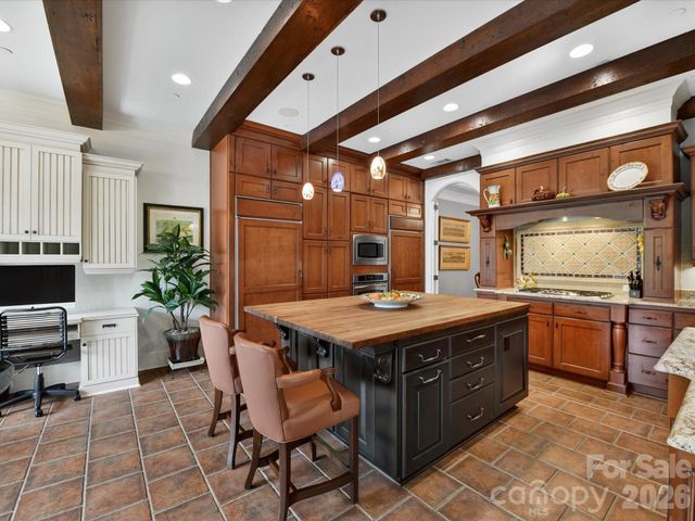 2223 Croydon Road 302, Charlotte, NC 28207