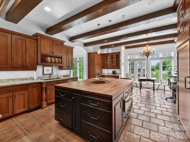 2223 Croydon Road 302, Charlotte, NC 28207