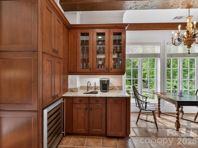 2223 Croydon Road 302, Charlotte, NC 28207