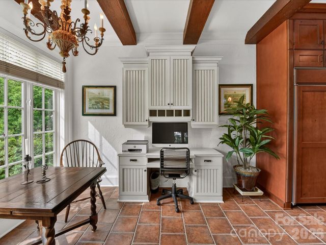 2223 Croydon Road 302, Charlotte, NC 28207