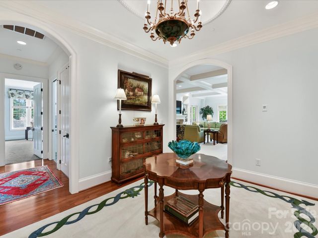 2223 Croydon Road 302, Charlotte, NC 28207