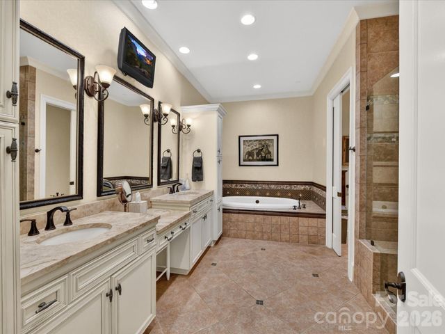 2223 Croydon Road 302, Charlotte, NC 28207