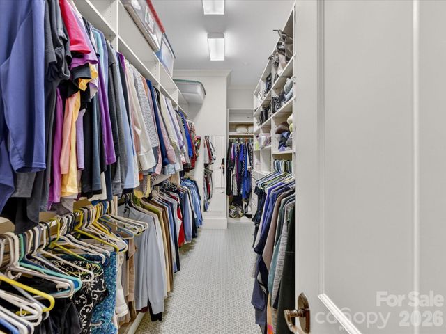 2223 Croydon Road 302, Charlotte, NC 28207