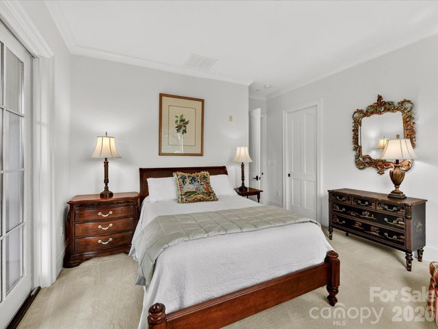 2223 Croydon Road 302, Charlotte, NC 28207