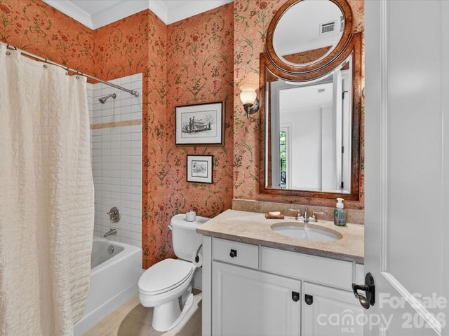2223 Croydon Road 302, Charlotte, NC 28207