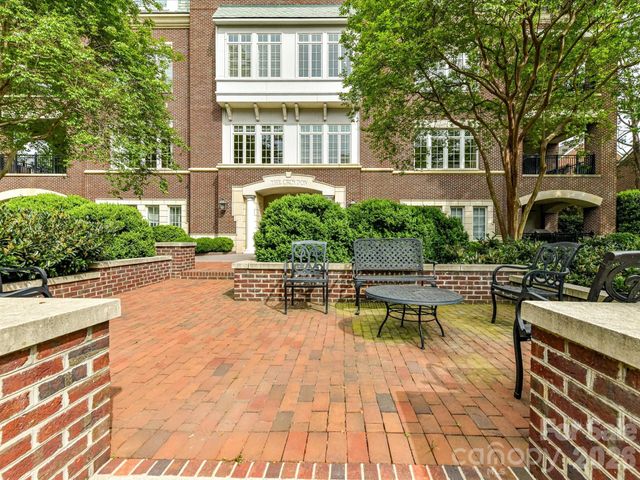 2223 Croydon Road 302, Charlotte, NC 28207
