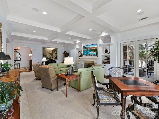 2223 Croydon Road 302, Charlotte, NC 28207