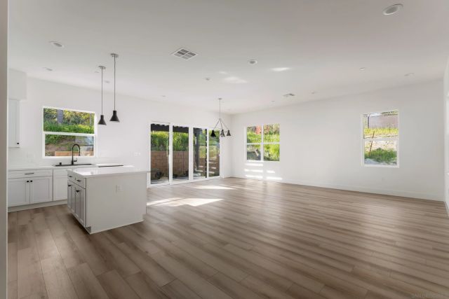 702 Passion Court, Vista, CA 92083