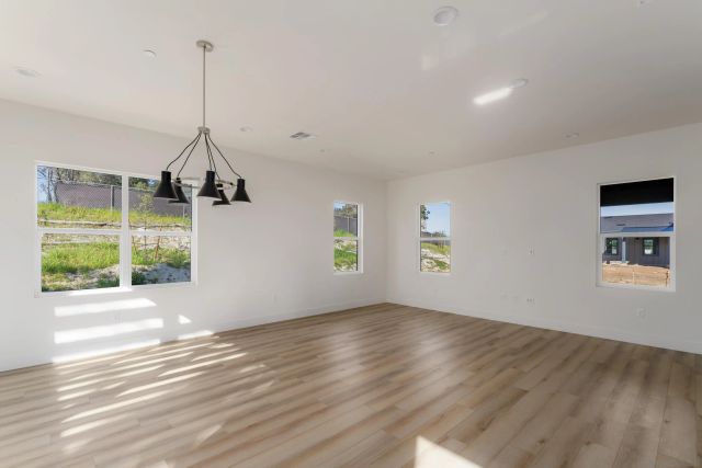 702 Passion Court, Vista, CA 92083