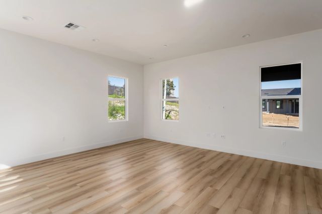 702 Passion Court, Vista, CA 92083