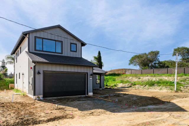 702 Passion Court, Vista, CA 92083