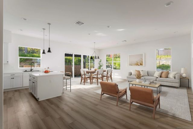 702 Passion Court, Vista, CA 92083