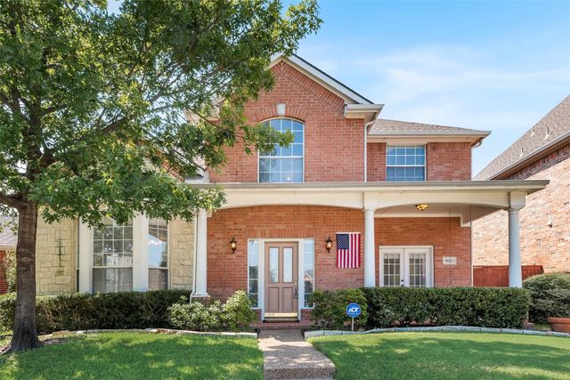 9013 Crown Point Circle, Irving, TX 75063