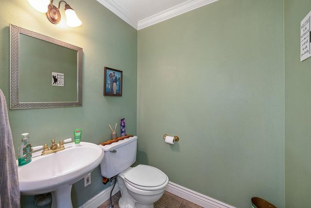 2415 Short Ln, Auburn, CA 95603