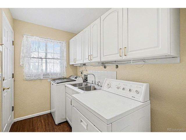 10732 W Dumbarton Cir, Littleton, CO 80127