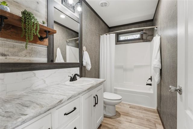 313 S Ave F Ave, Johnson City, TX 78636